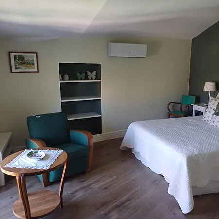 Bed & Breakfast No2 La Place Tourbes
